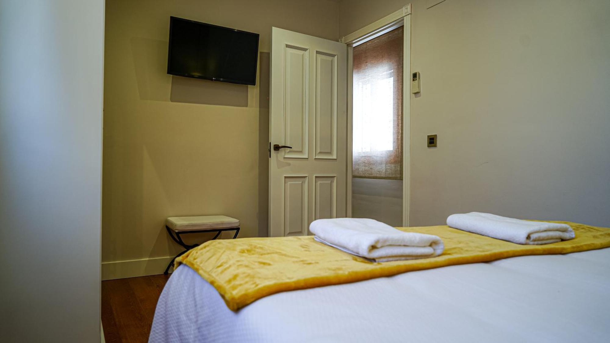 Apartamentos Puente Romano Suites Mérida Exterior photo